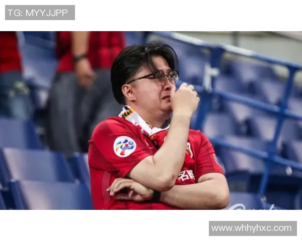 韩国足球明星因比赛失利泪洒赛场感动无数球迷心碎瞬间 韩国足球明星因比赛失利泪洒赛场感动无数球迷心碎瞬间